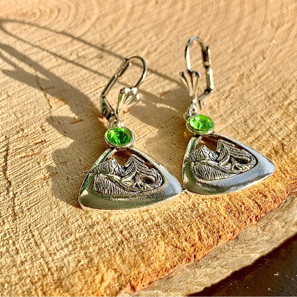 ๐๏ธ Engraved Etched Adventure Mountain Earrings - Picture 7 of 7